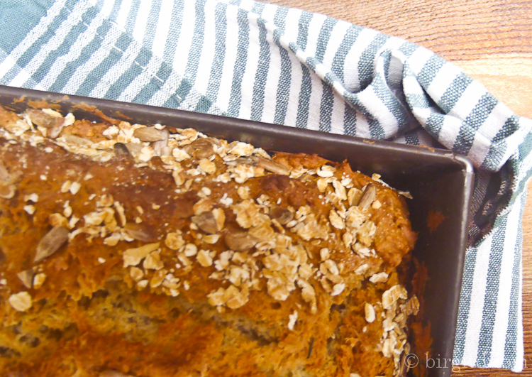 Hafer-Brot mit Sonnenblumenkernen Hafer-Brot mit Sonnenblumenkernen