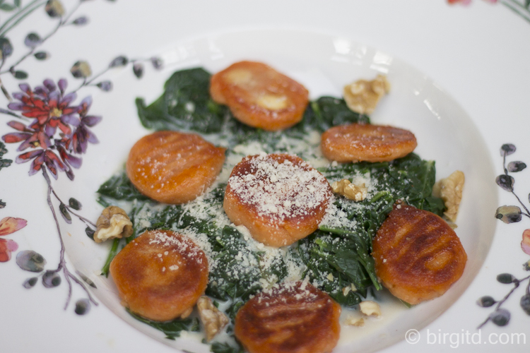 Gnocchi rossi & Spinat mit Gorgonzolasauce