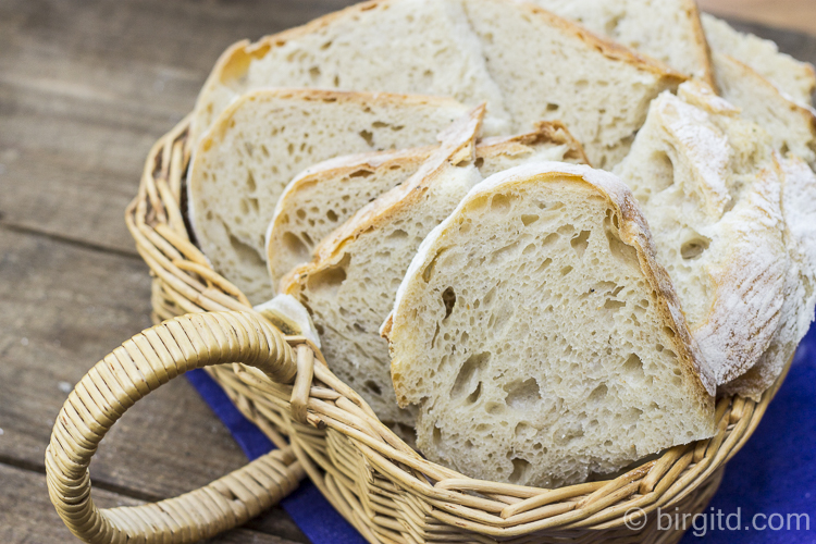 Weizenmischbrot, aufgeschnitten