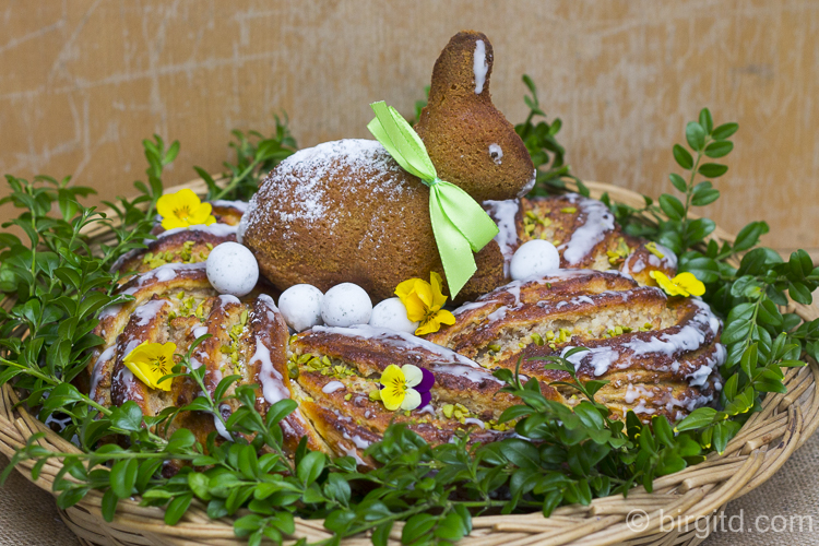 Osterkranzkuchen Osterkranzkuchen