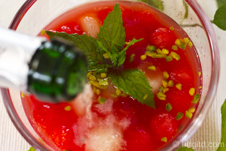 Melonenrezepte: Wassermelonen-Suppe mit Ingwer und Minze, cool - spritzig - würzig